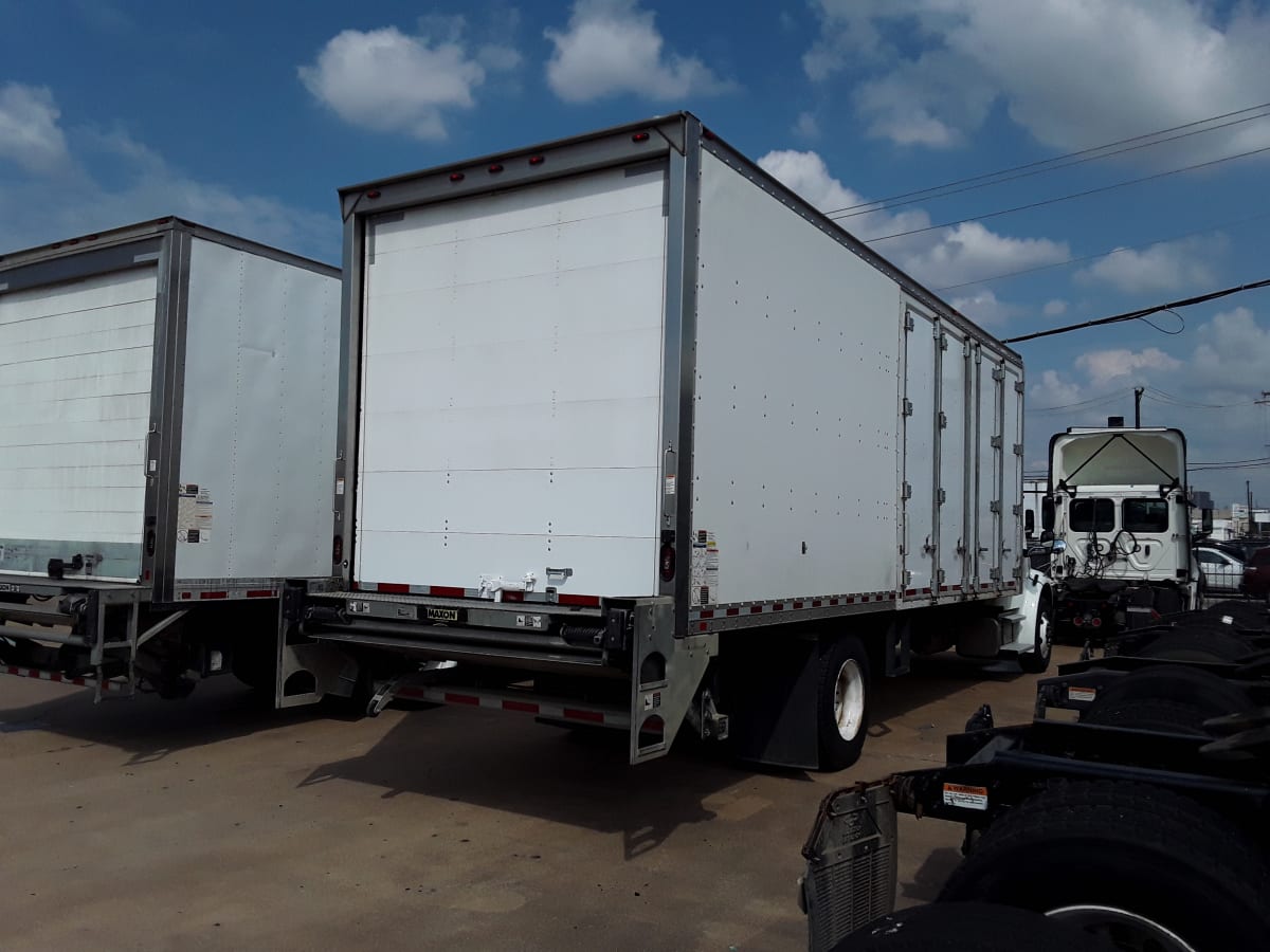 2019 Freightliner/Mercedes M2 106 825761