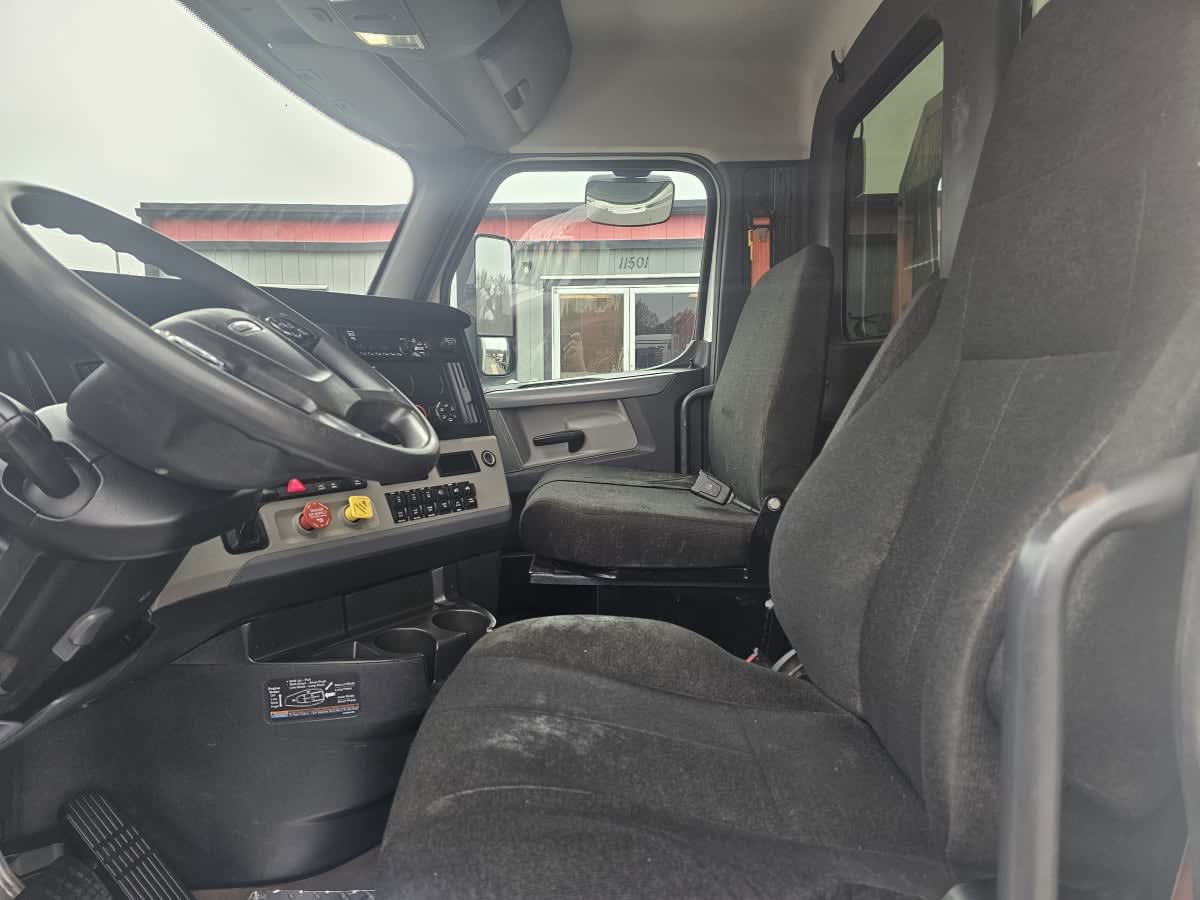 2019 Freightliner - image 7