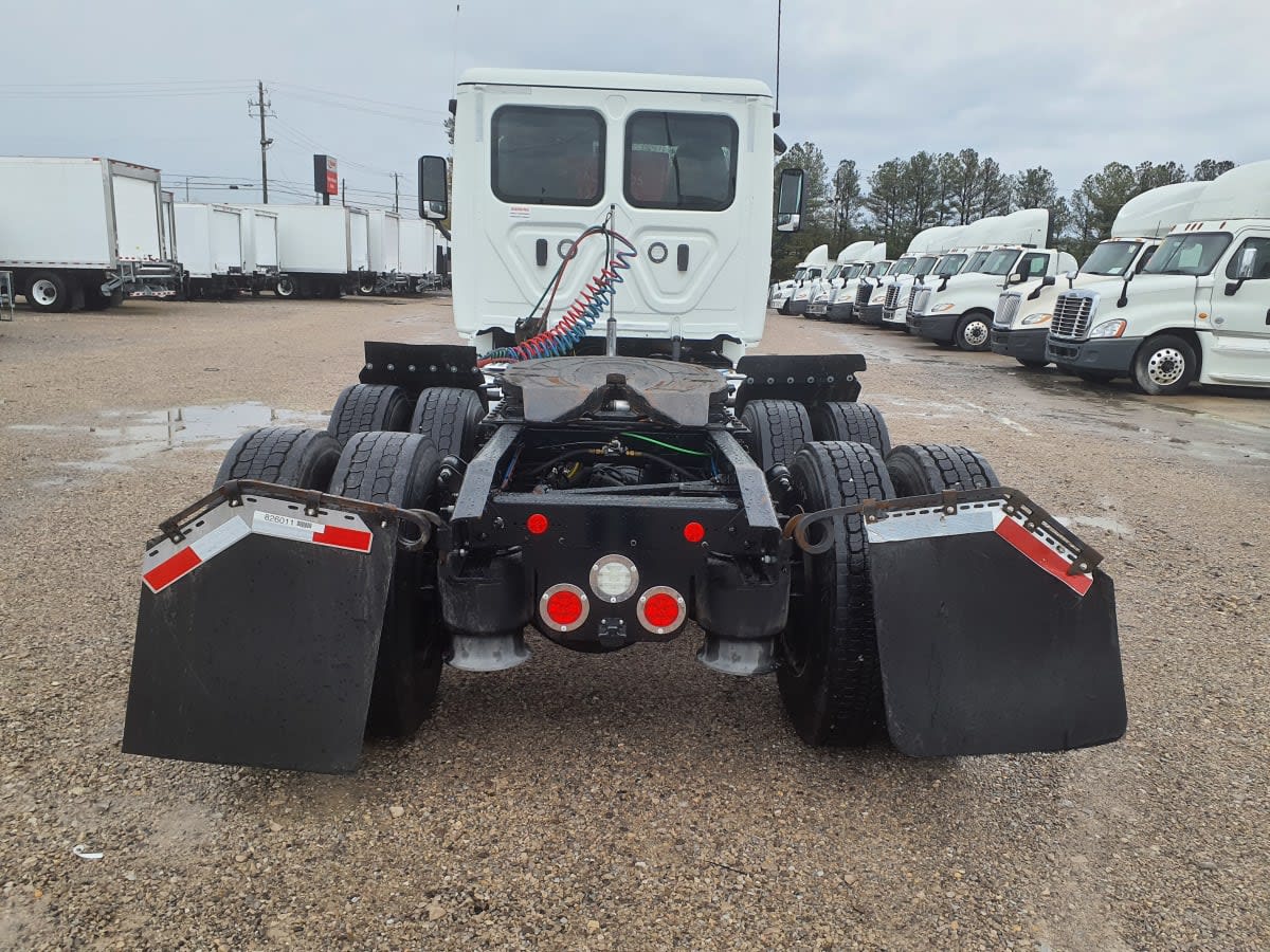 2019 Freightliner/Mercedes CASCADIA 125 826011
