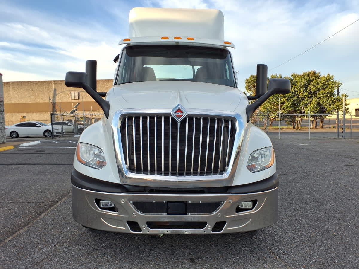 2019 Navistar International LT625 DAYCAB T/A 826077