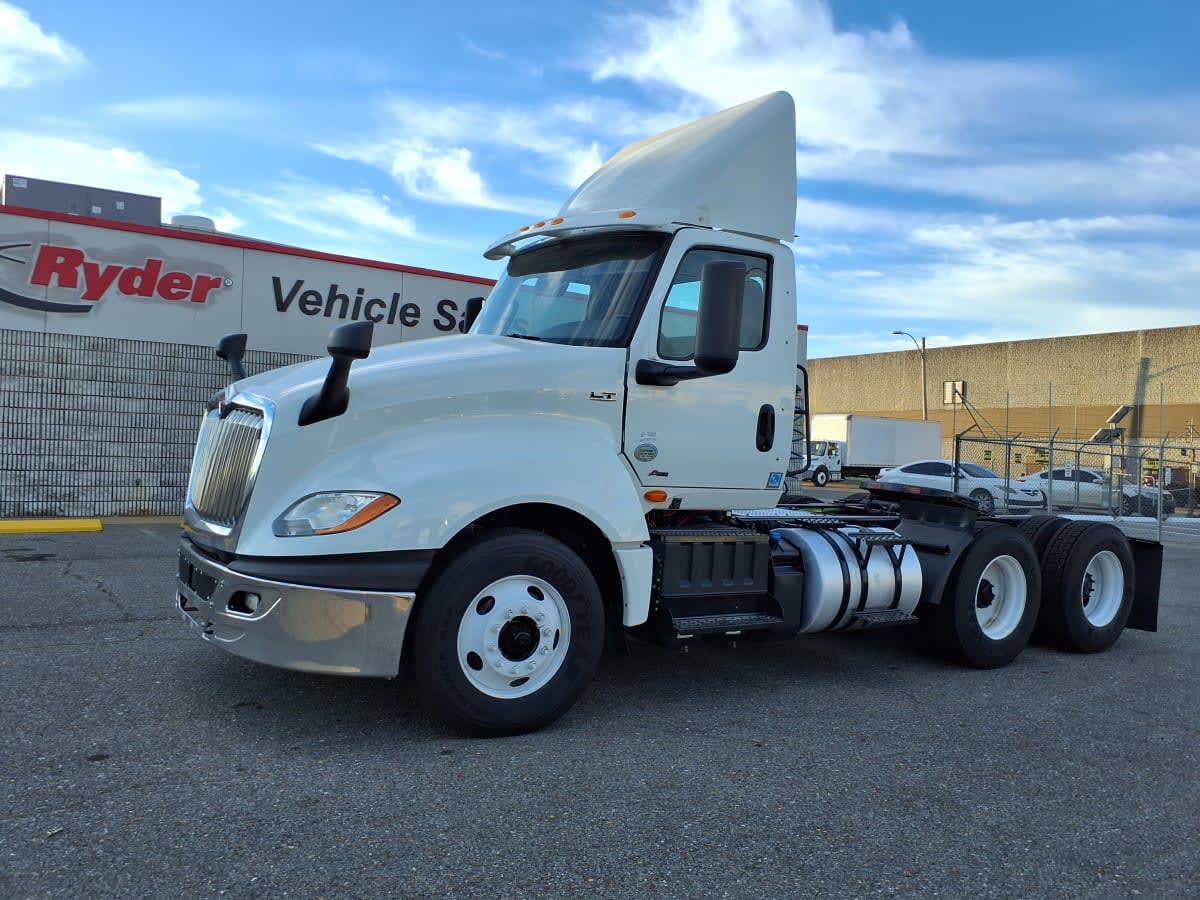 2019 Navistar International LT625 DAYCAB T/A 826077
