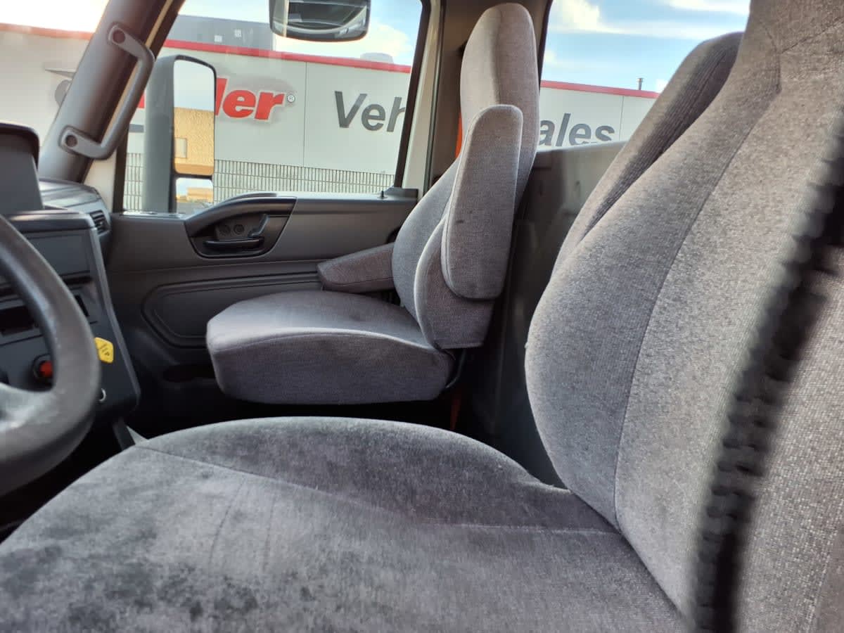 2019 Navistar International LT625 DAYCAB T/A 826077