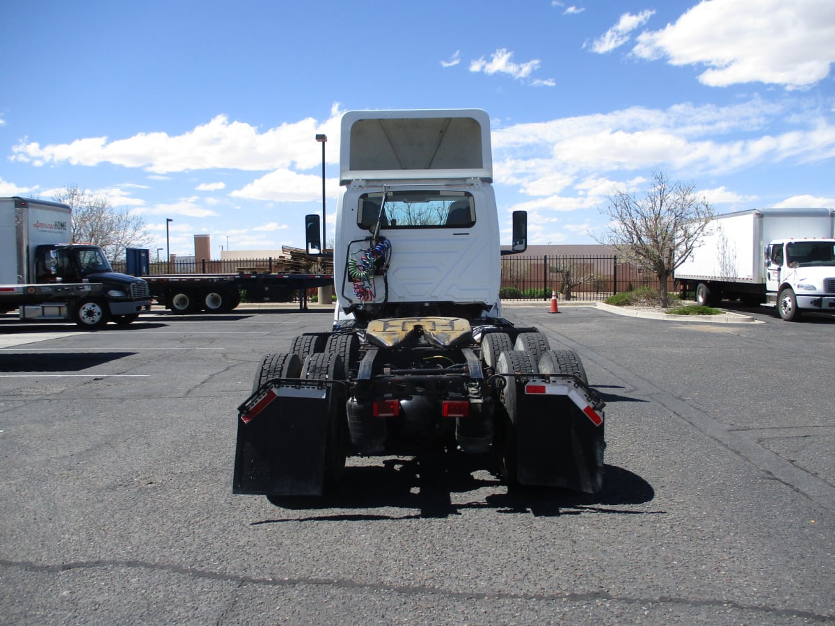 2019 Navistar International LT625 DAYCAB T/A 826150