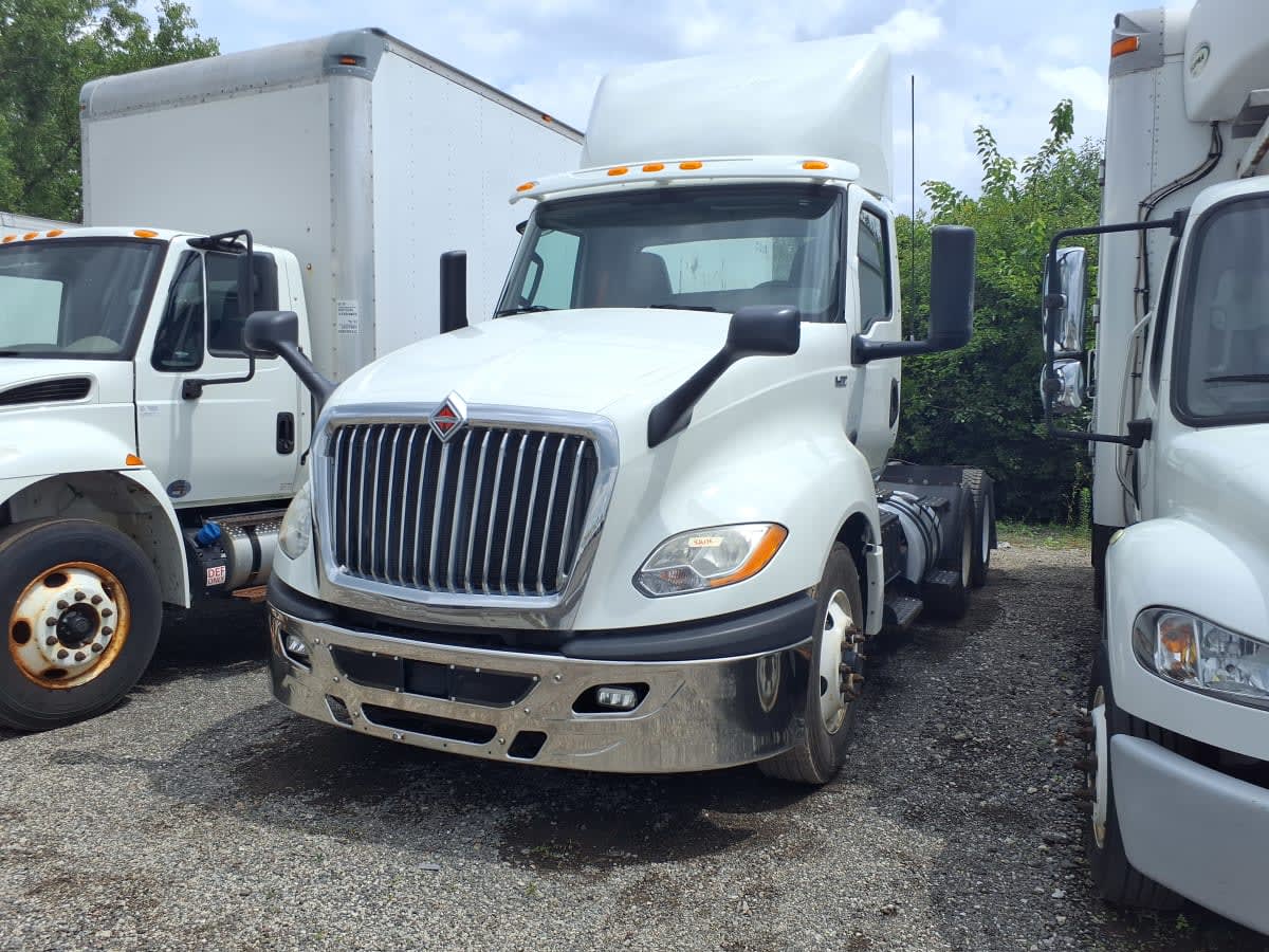 2019 International - image 3