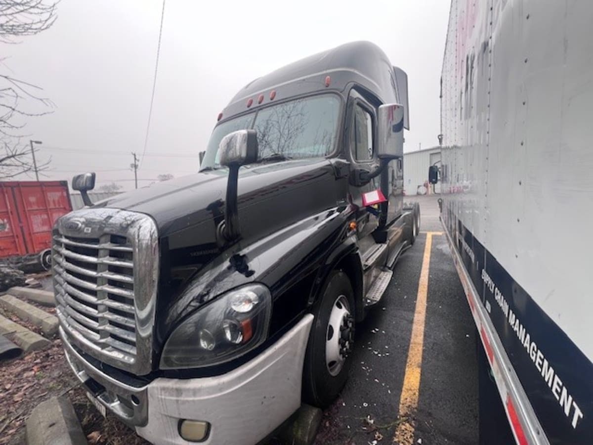 2019 Freightliner/Mercedes CASCADIA 125 826411