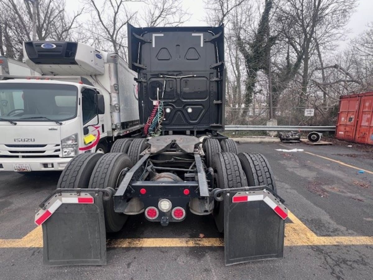 2019 Freightliner/Mercedes CASCADIA 125 826411