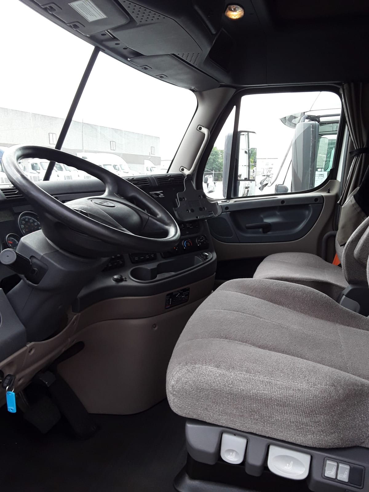 2019 Freightliner/Mercedes CASCADIA 125 826554