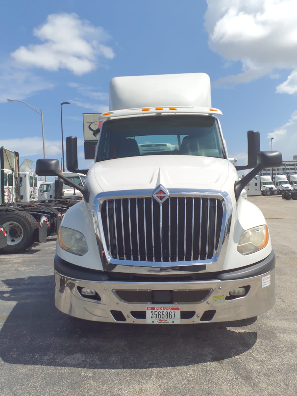 2019 Navistar International LT625 DAYCAB T/A 826559