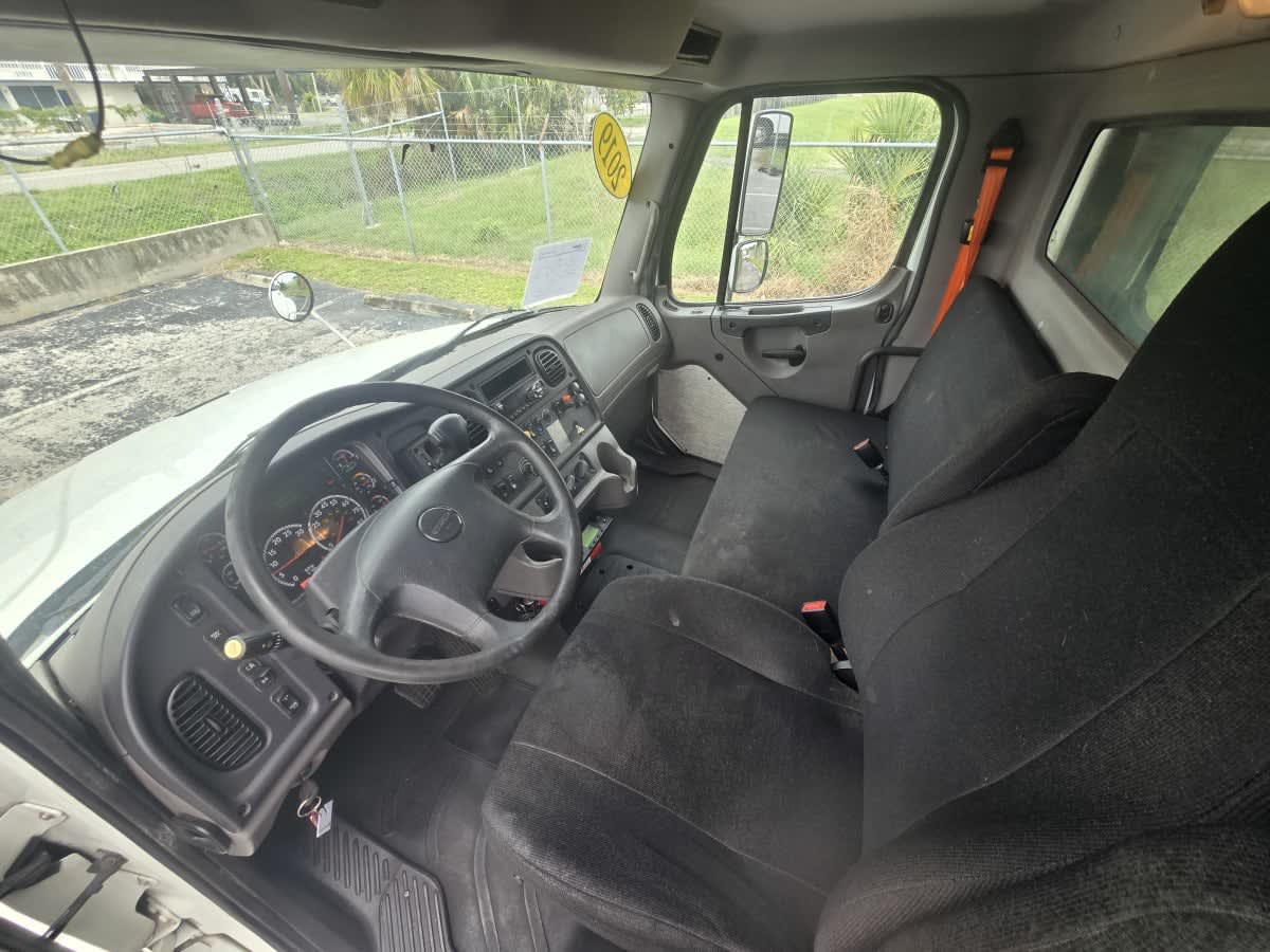 2019 Freightliner/Mercedes M2 106 826773