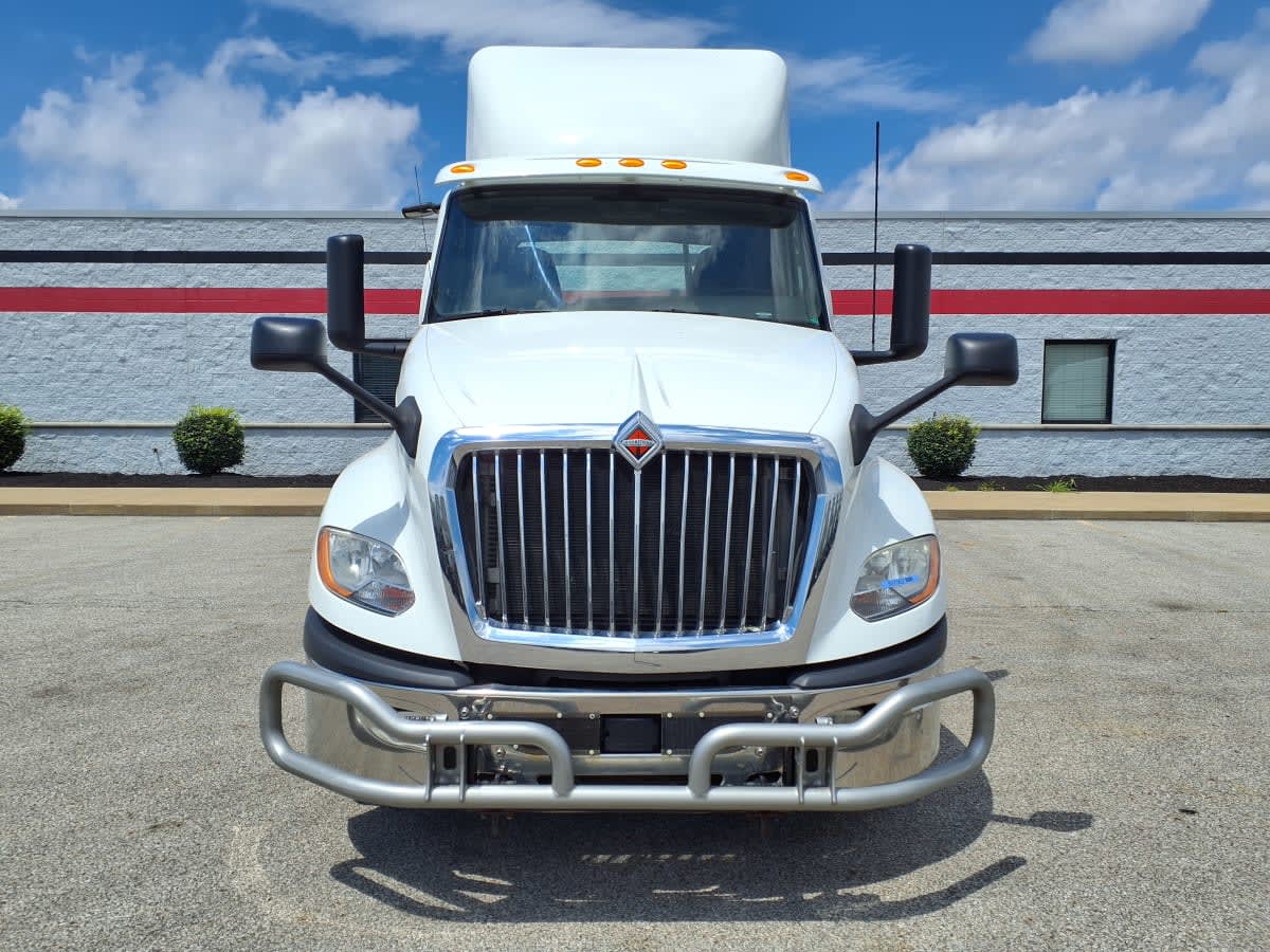 2019 International LT in Cleveland, OH — photo 2