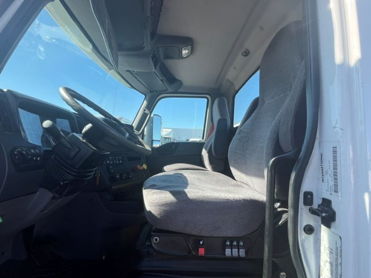 2019 Navistar International LT625 DAYCAB T/A 827140