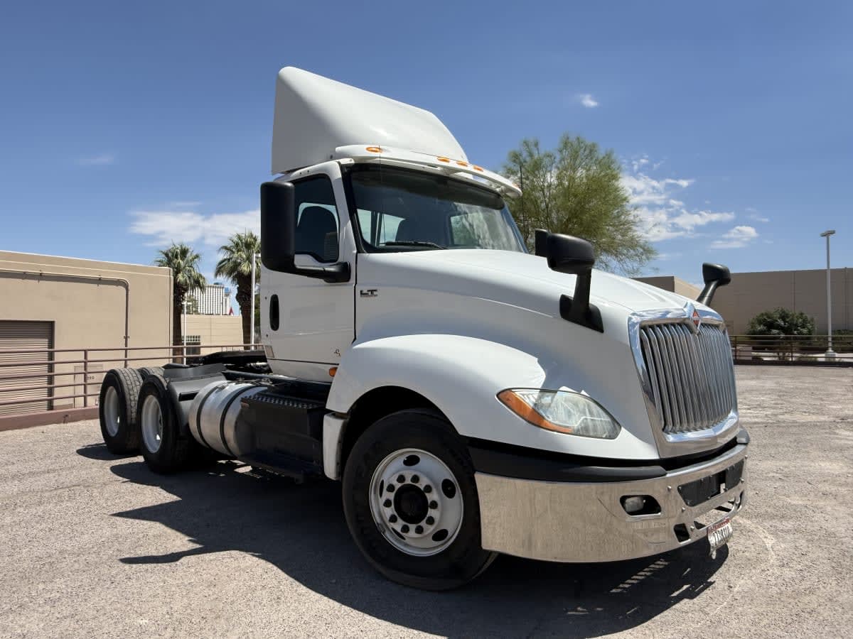 2019 Navistar International LT625 DAYCAB T/A 827142 2019 Navistar International LT625 DAYCAB T/A 827142