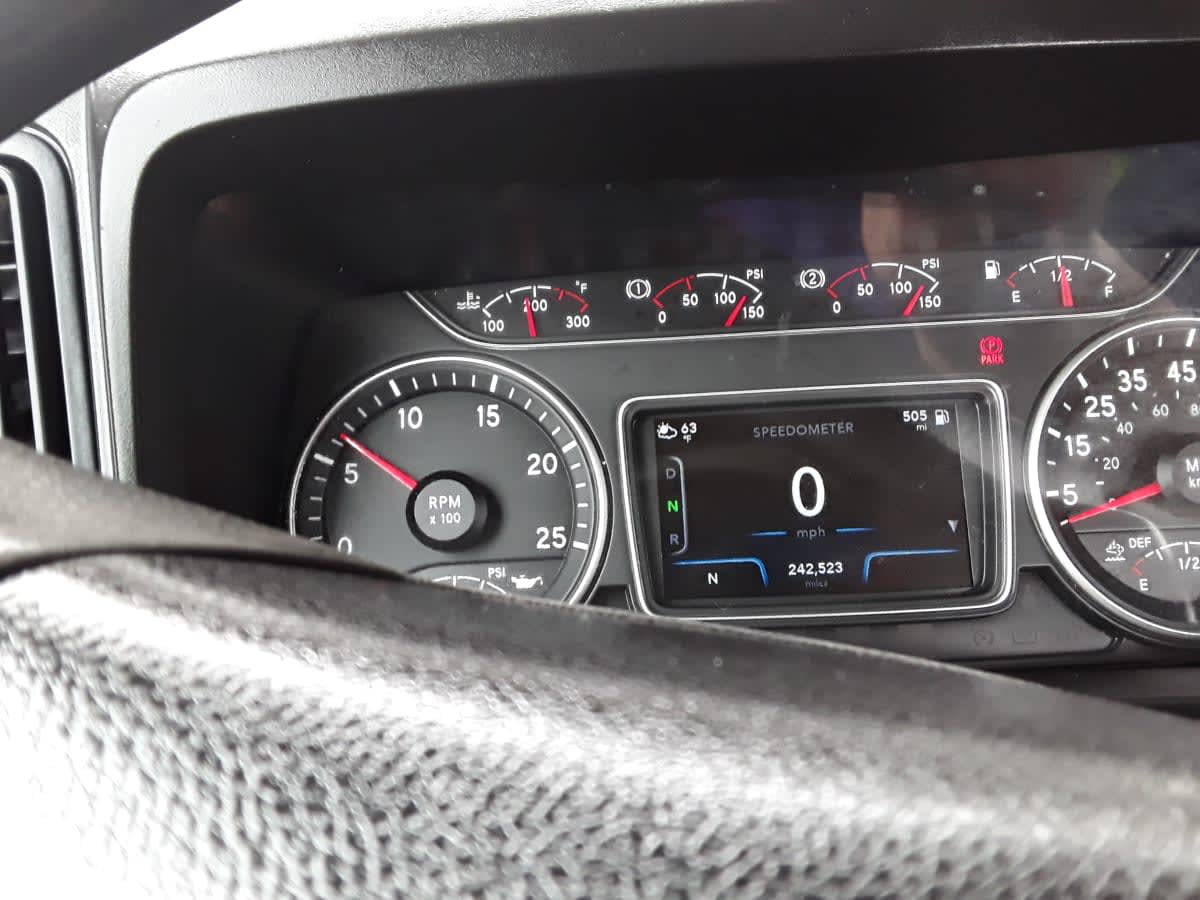 2019 Navistar International LT625 DAYCAB T/A 827155