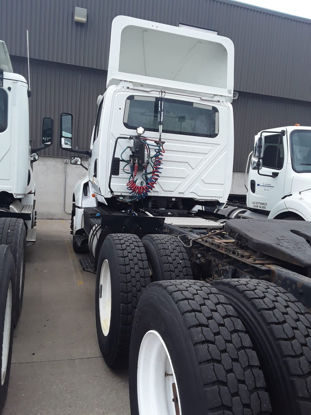 2019 Navistar International LT625 DAYCAB T/A 827155