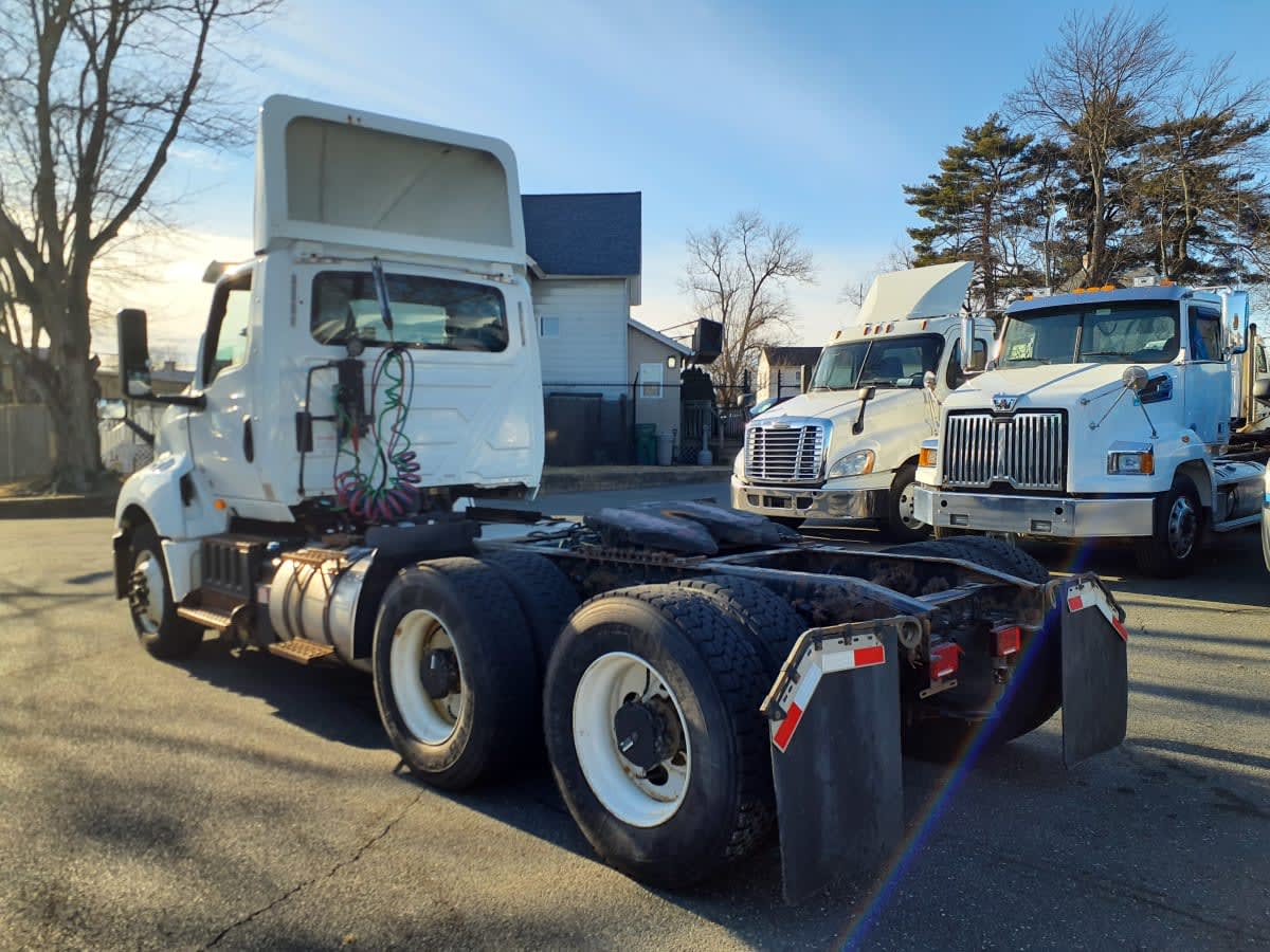 2019 International - image 6