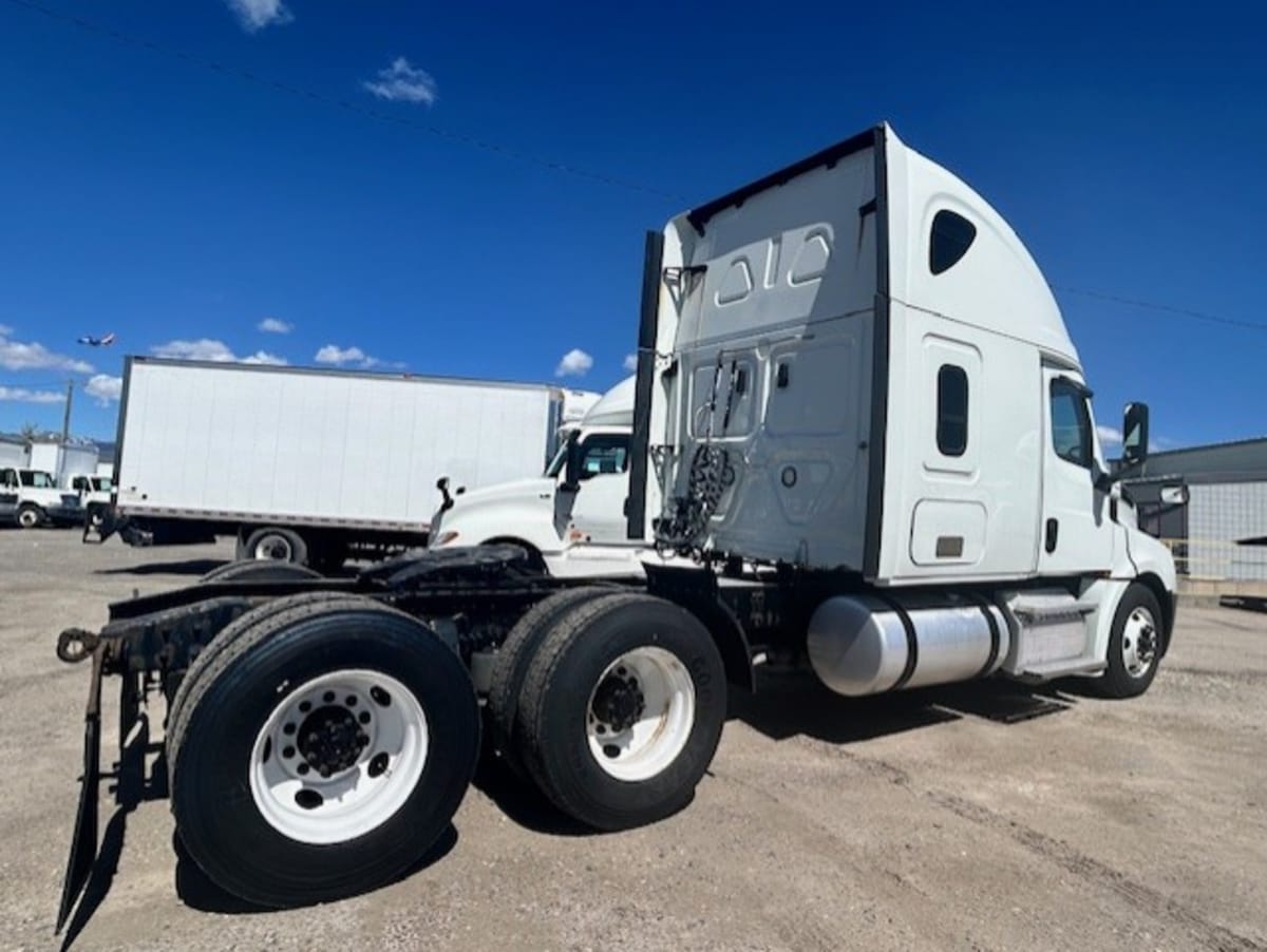 2019 Freightliner/Mercedes NEW CASCADIA PX12664 827485