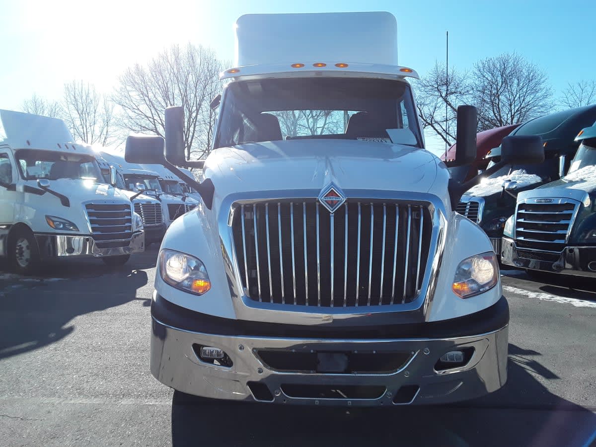 2019 Navistar International LT625 DAYCAB T/A 827532