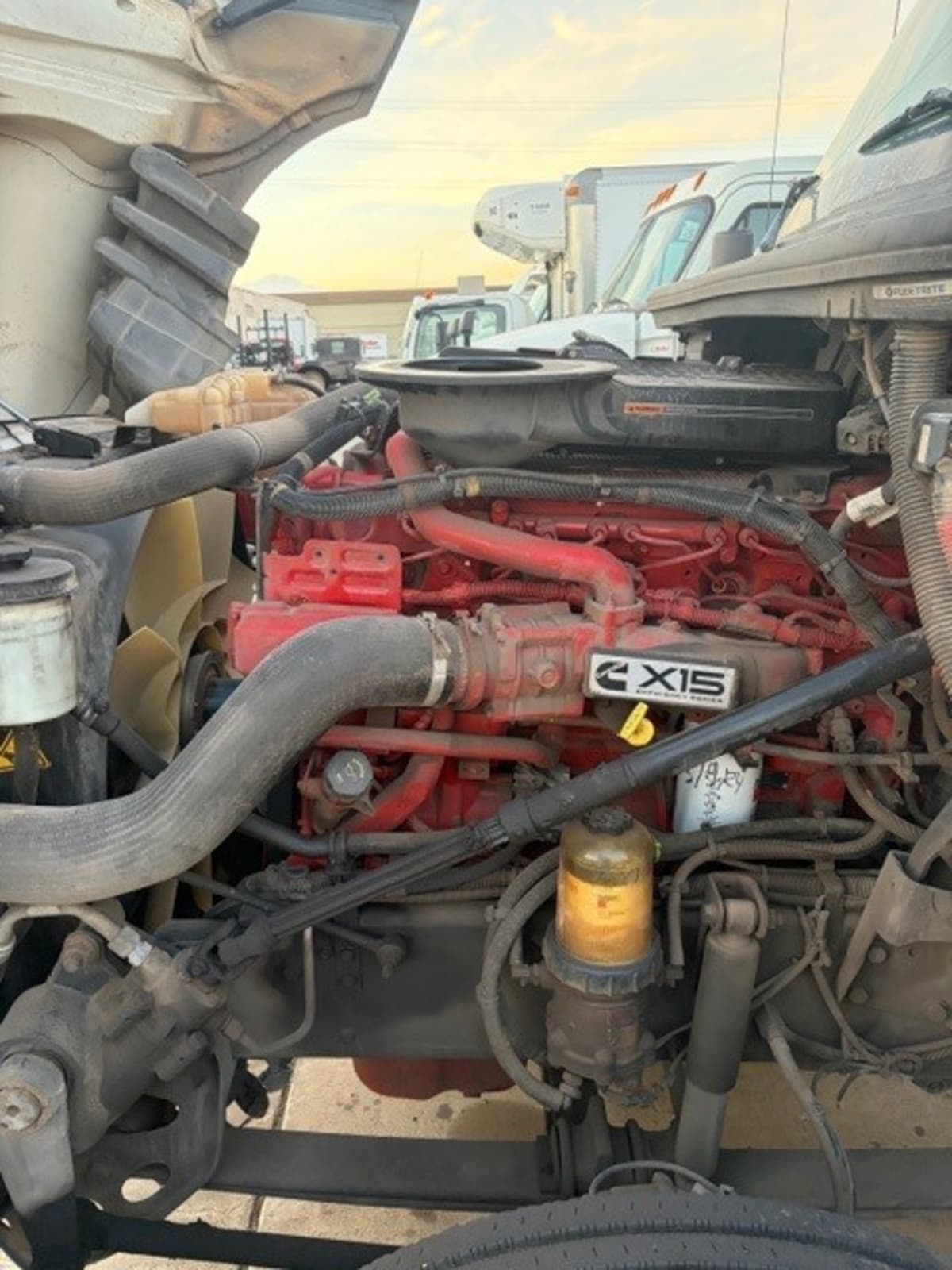 2019 Navistar International LT625 DAYCAB T/A 827536