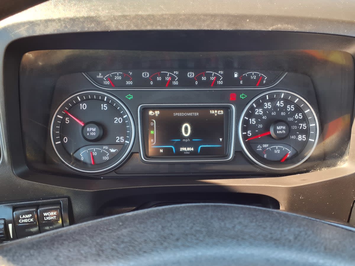 2019 Navistar International LT625 DAYCAB T/A 827542