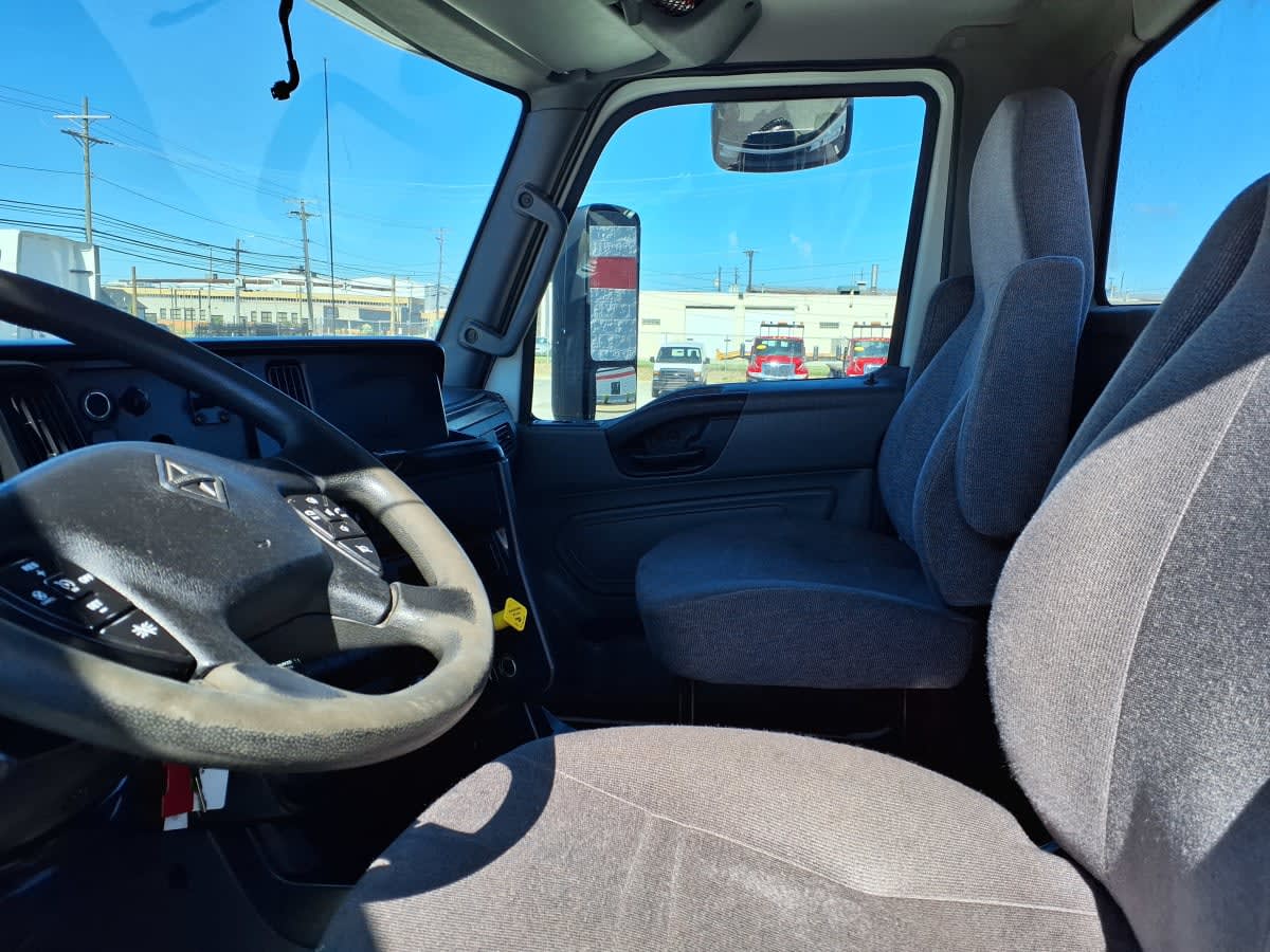 2019 International LT in Cleveland, OH — photo 7