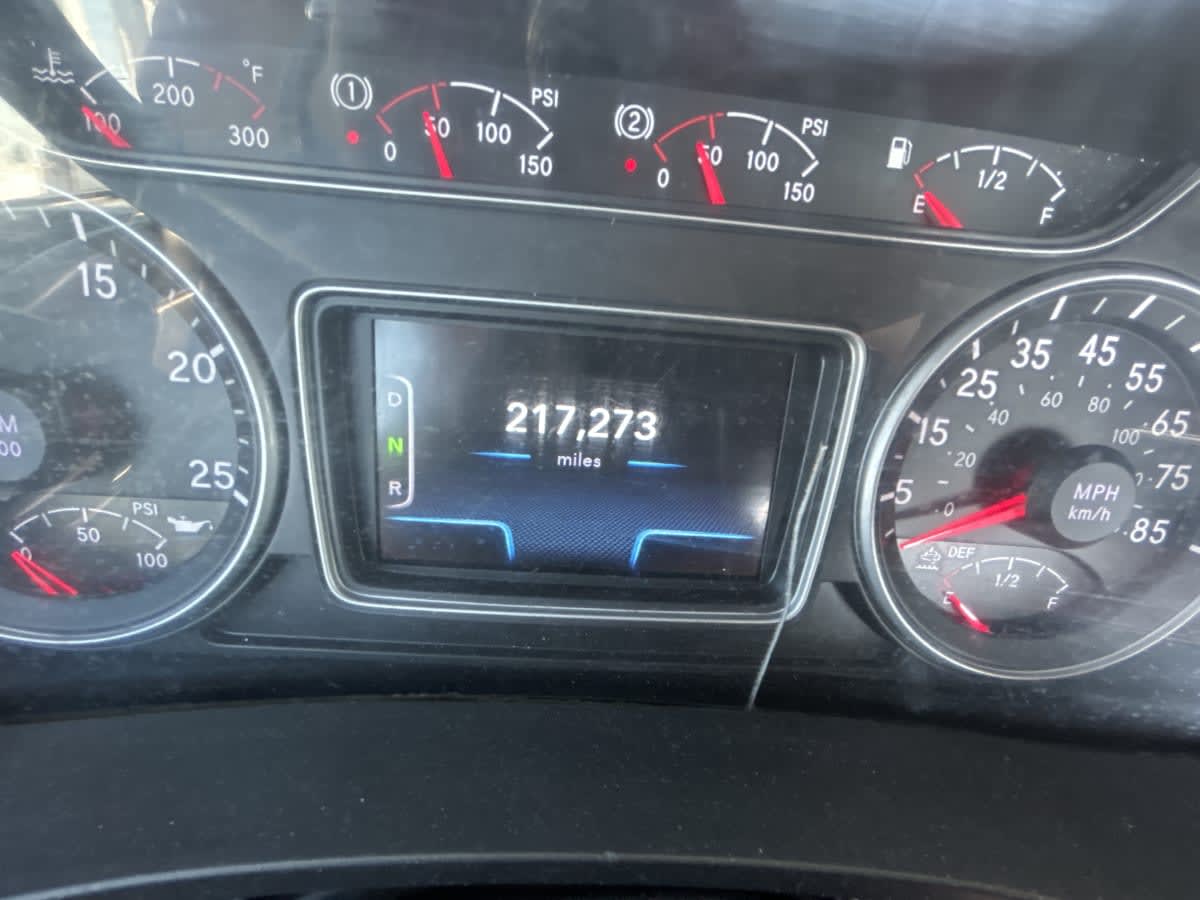 2019 Navistar International LT625 DAYCAB T/A 827595