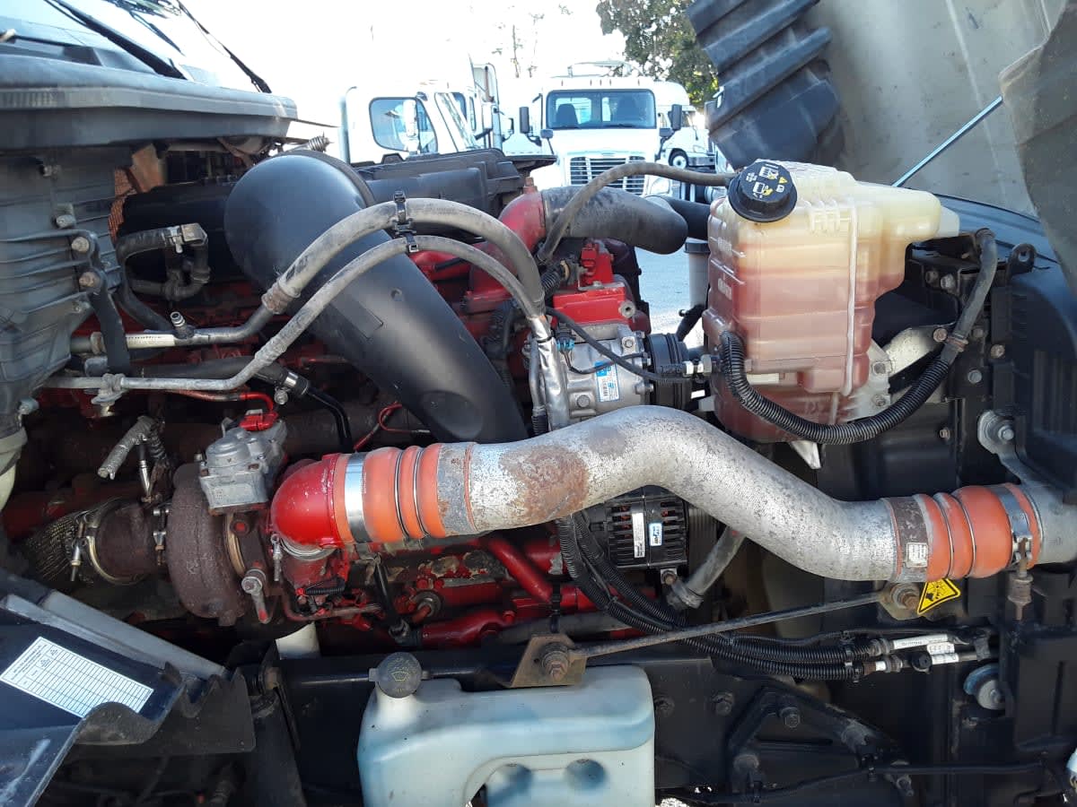 2019 Navistar International LT625 DAYCAB T/A 827644