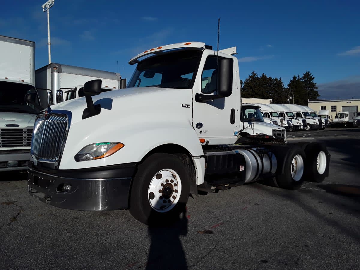 2019 Navistar International LT625 DAYCAB T/A 827644