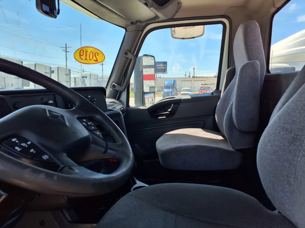 2019 Navistar International LT625 DAYCAB T/A 827647
