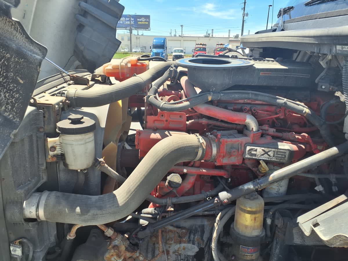 2019 Navistar International LT625 DAYCAB T/A 827647