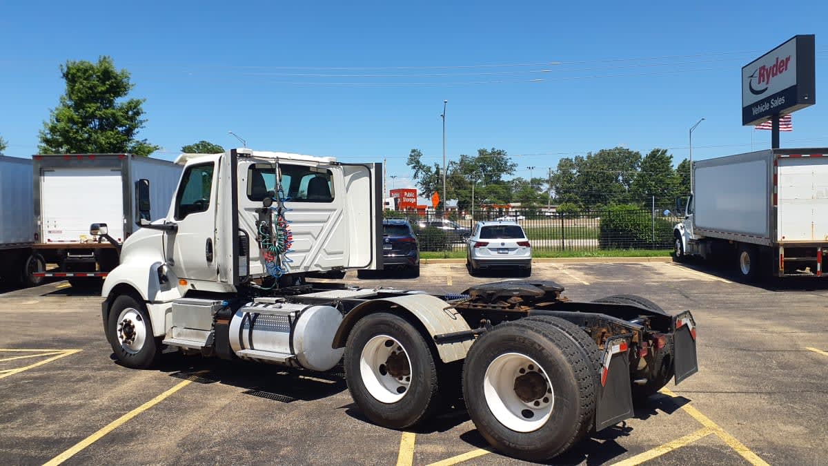 2019 International LT in Bolingbrook, IL — photo 6
