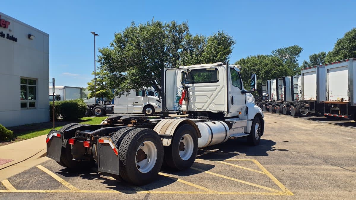 2019 International LT in Bolingbrook, IL — photo 4