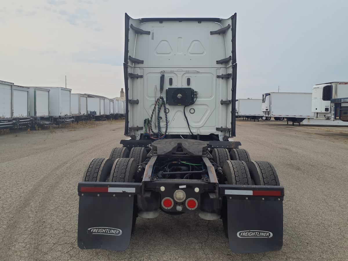 2019 Freightliner Cascadia in Wayland, MI — photo 5