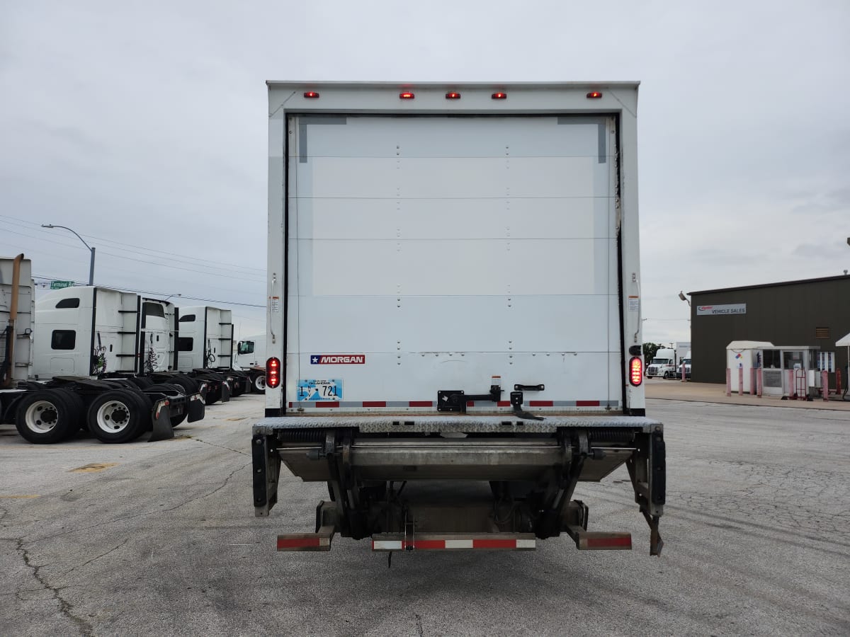 2019 Freightliner/Mercedes M2 106 827823