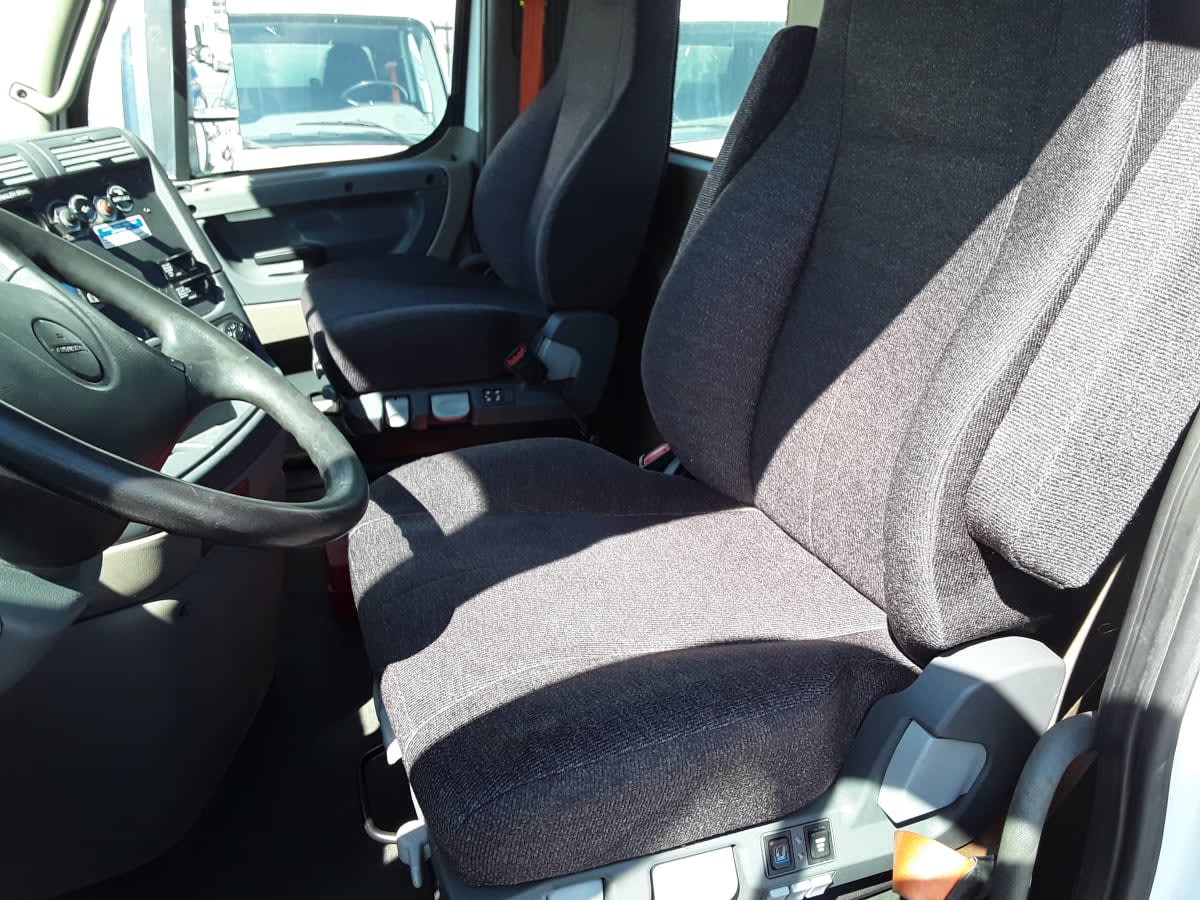 2019 Freightliner/Mercedes CASCADIA 125 827832