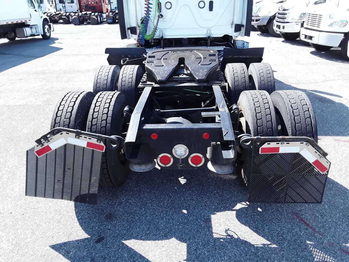 2019 Freightliner/Mercedes CASCADIA 125 827832