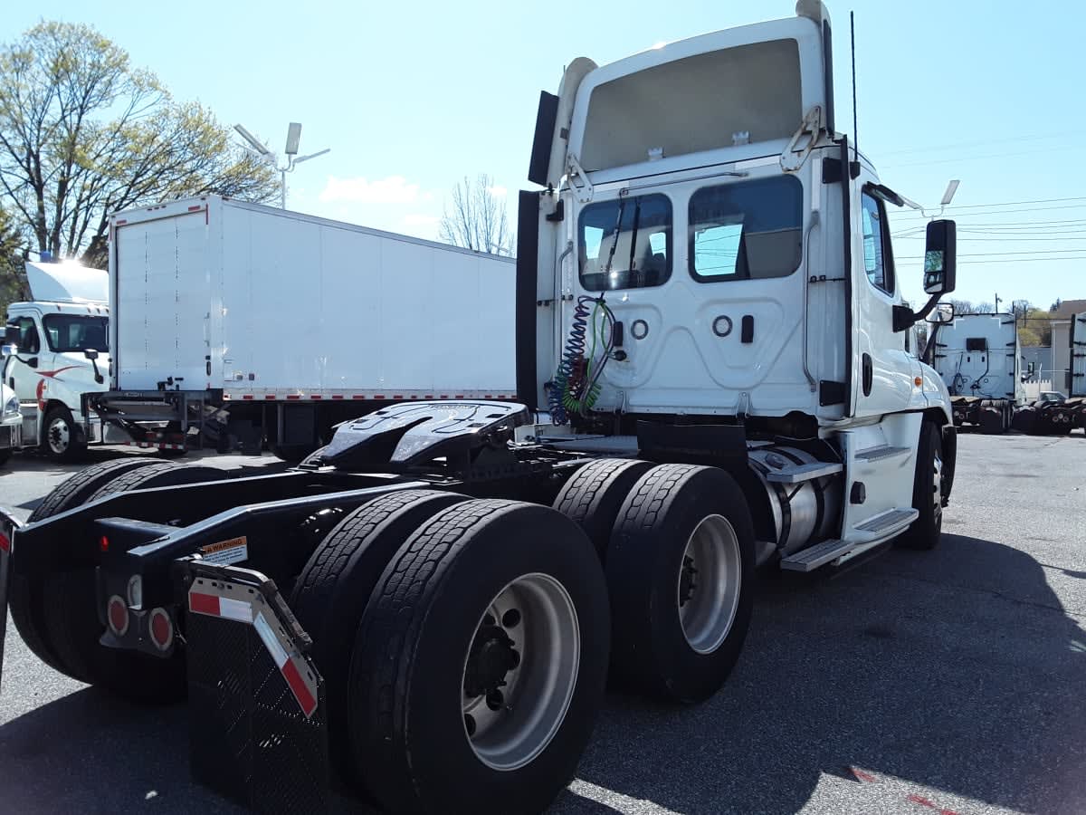 2019 Freightliner/Mercedes CASCADIA 125 827832