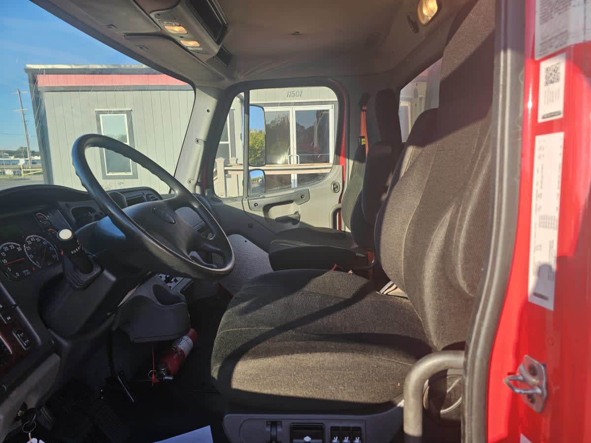 2019 Freightliner/Mercedes M2 106 827924