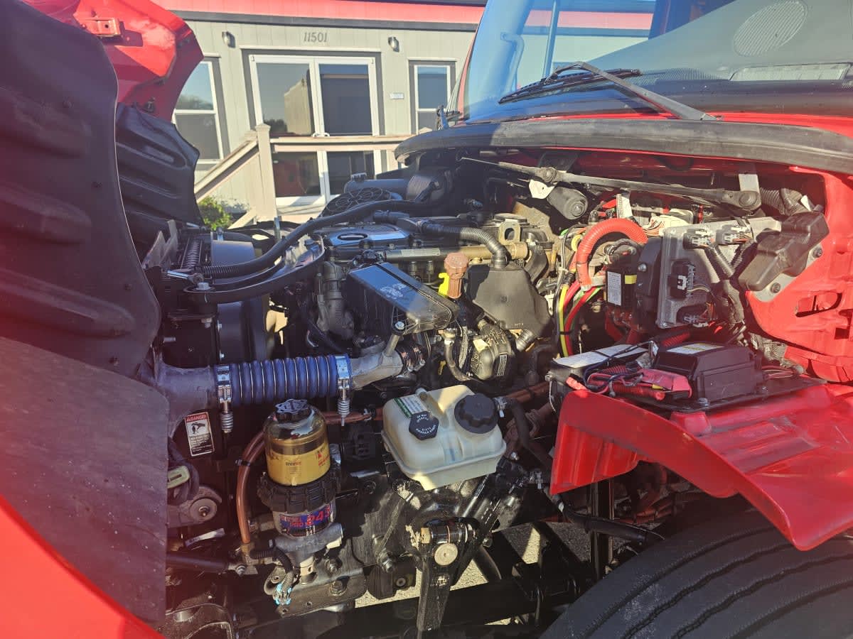 2019 Freightliner/Mercedes M2 106 827924