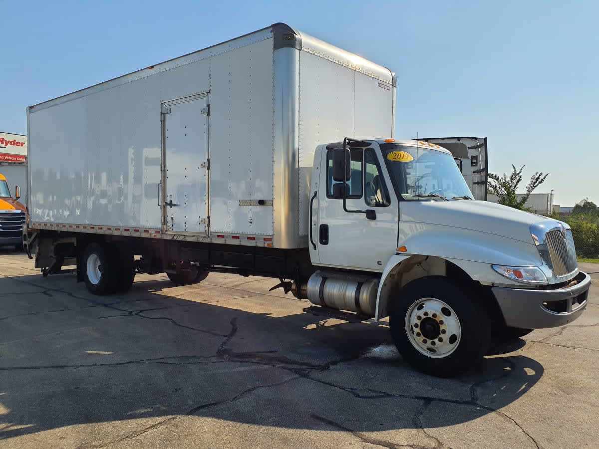 2019 Navistar International 4300 828104