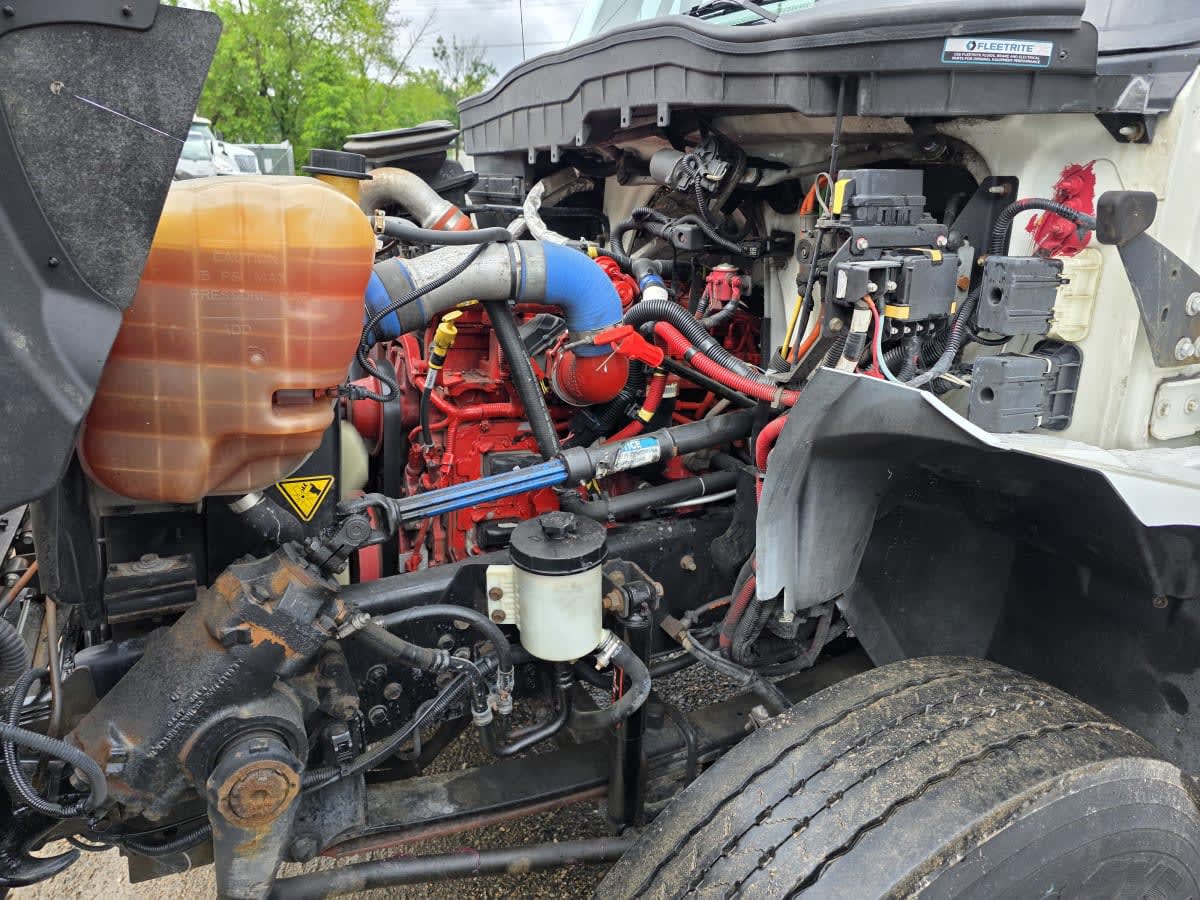 2019 Navistar International 4300 828120