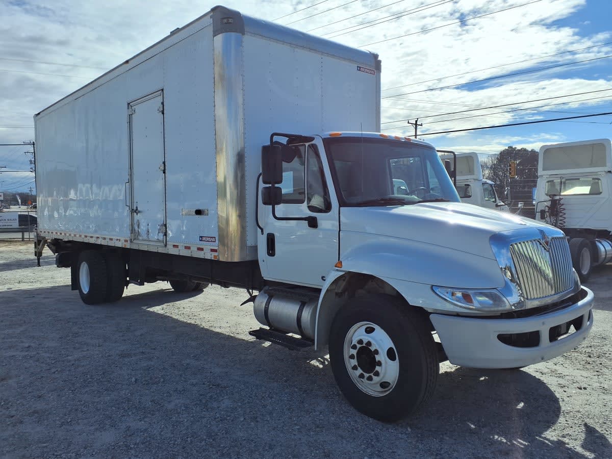 2019 Navistar International 4300 828267
