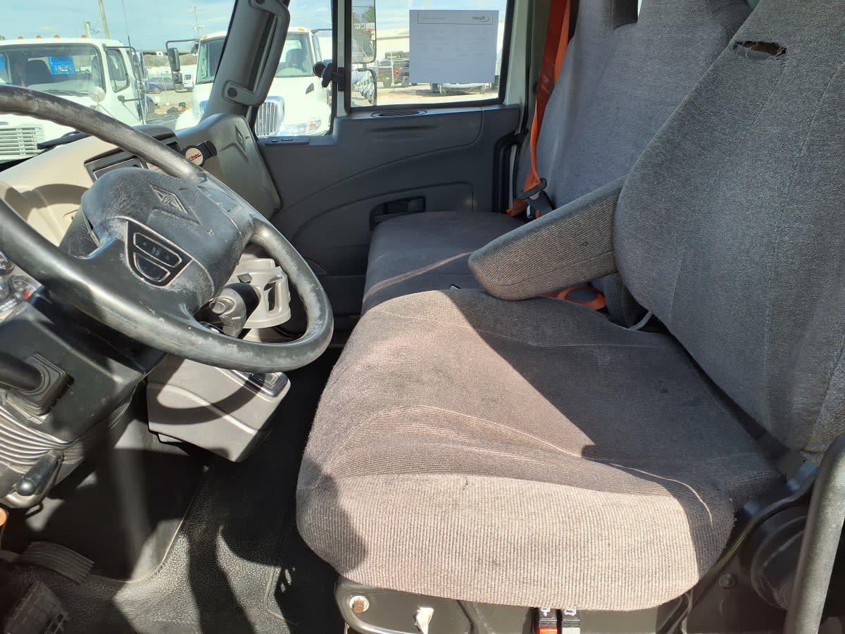 2019 Navistar International 4300 828267