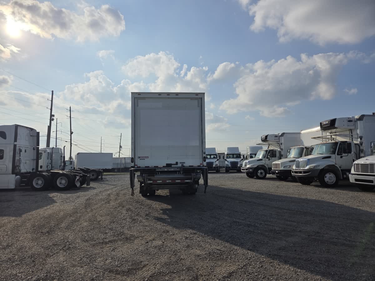 2019 Navistar International 4300 828275
