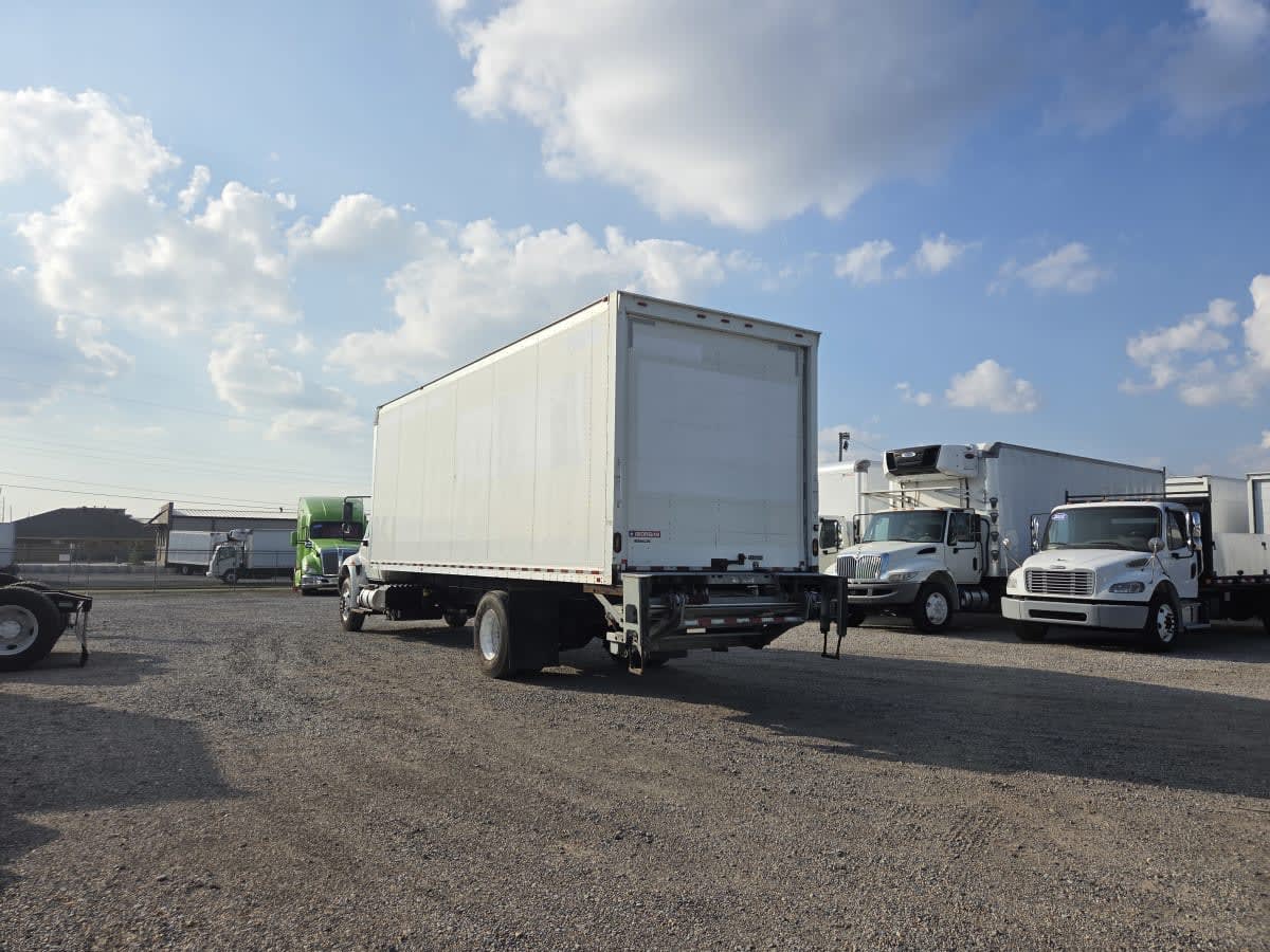 2019 Navistar International 4300 828275