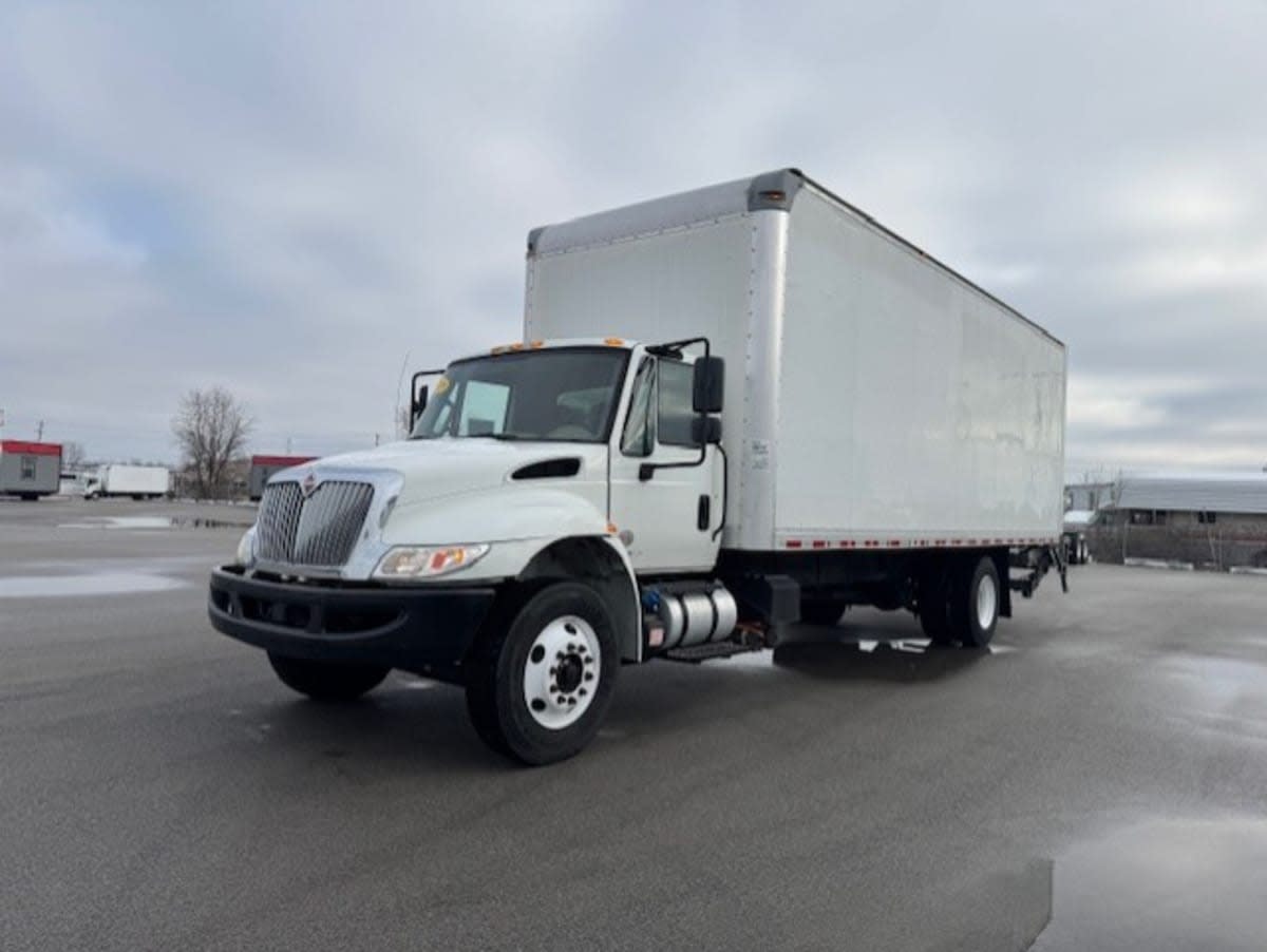 2019 Navistar International 4300 828329