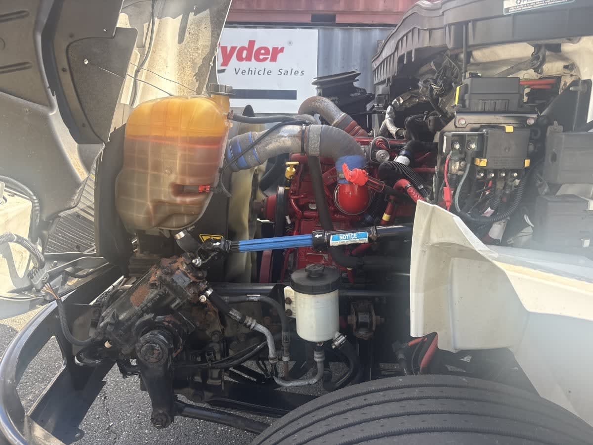 2019 International 4300 in Springfield, MA — photo 8
