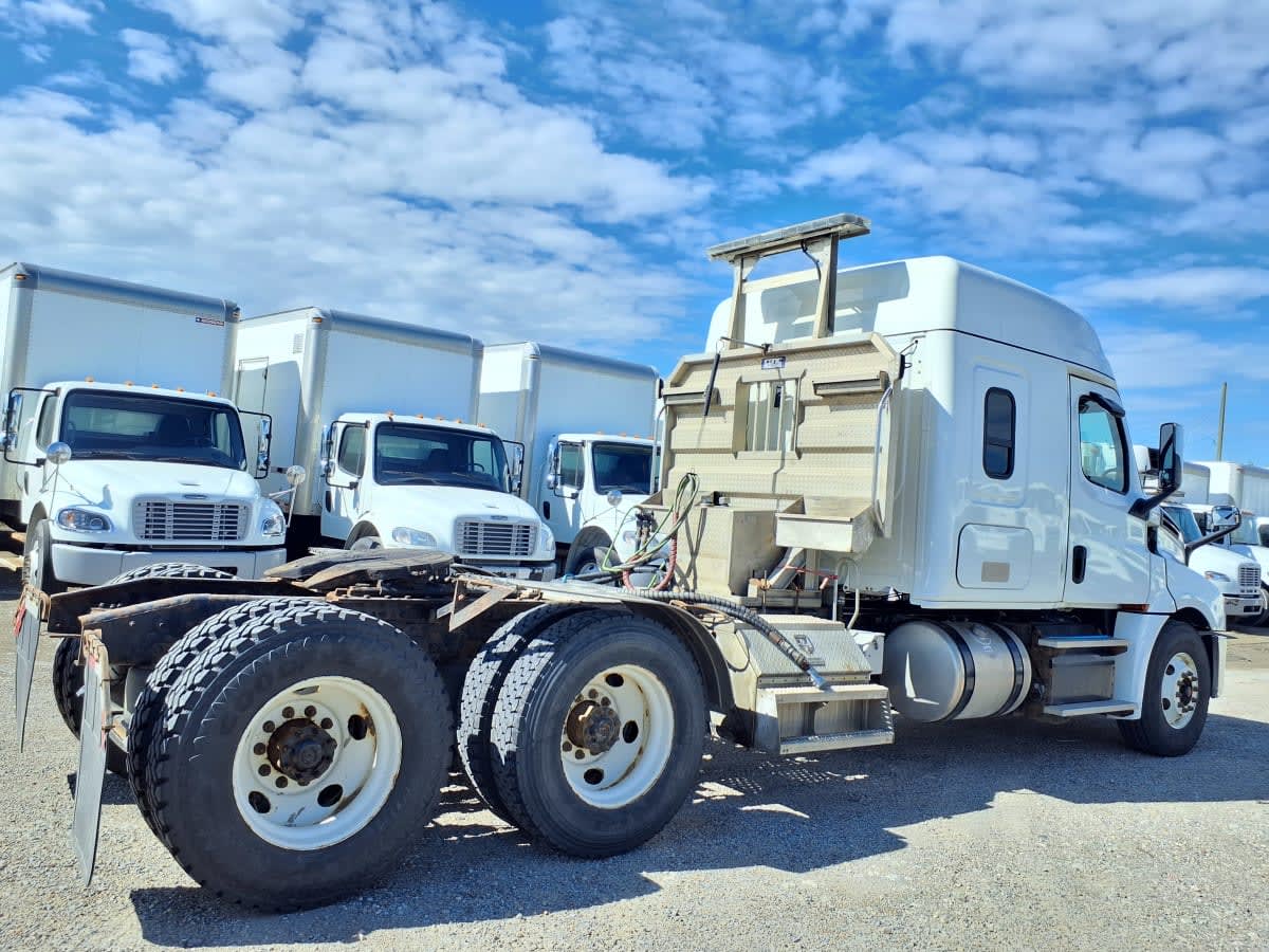 2019 Freightliner/Mercedes NEW CASCADIA 126 828588