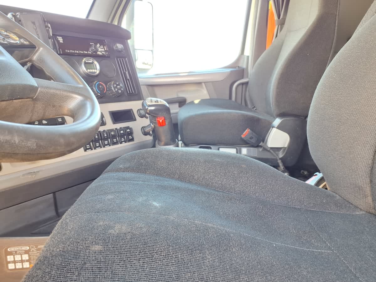 2019 Freightliner/Mercedes NEW CASCADIA 126 828588