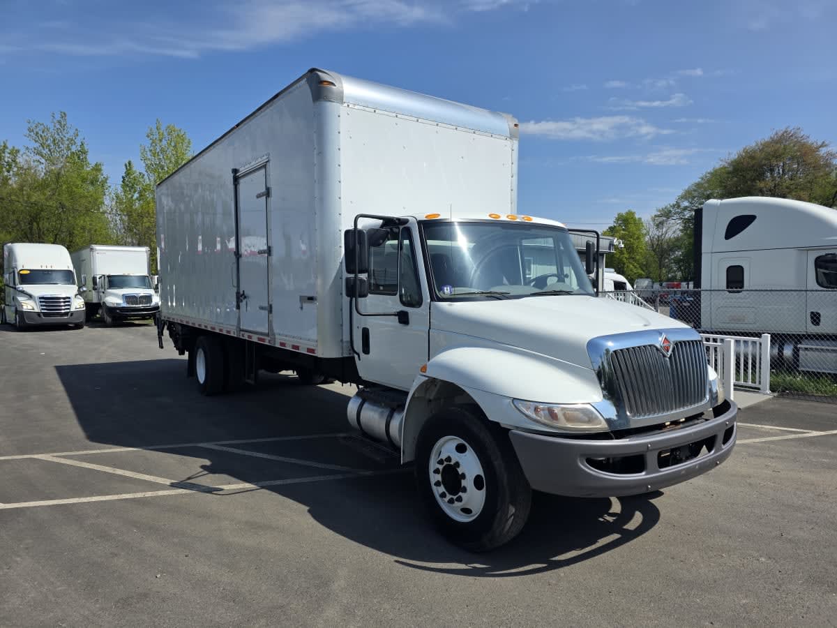 2019 Navistar International 4300 828615