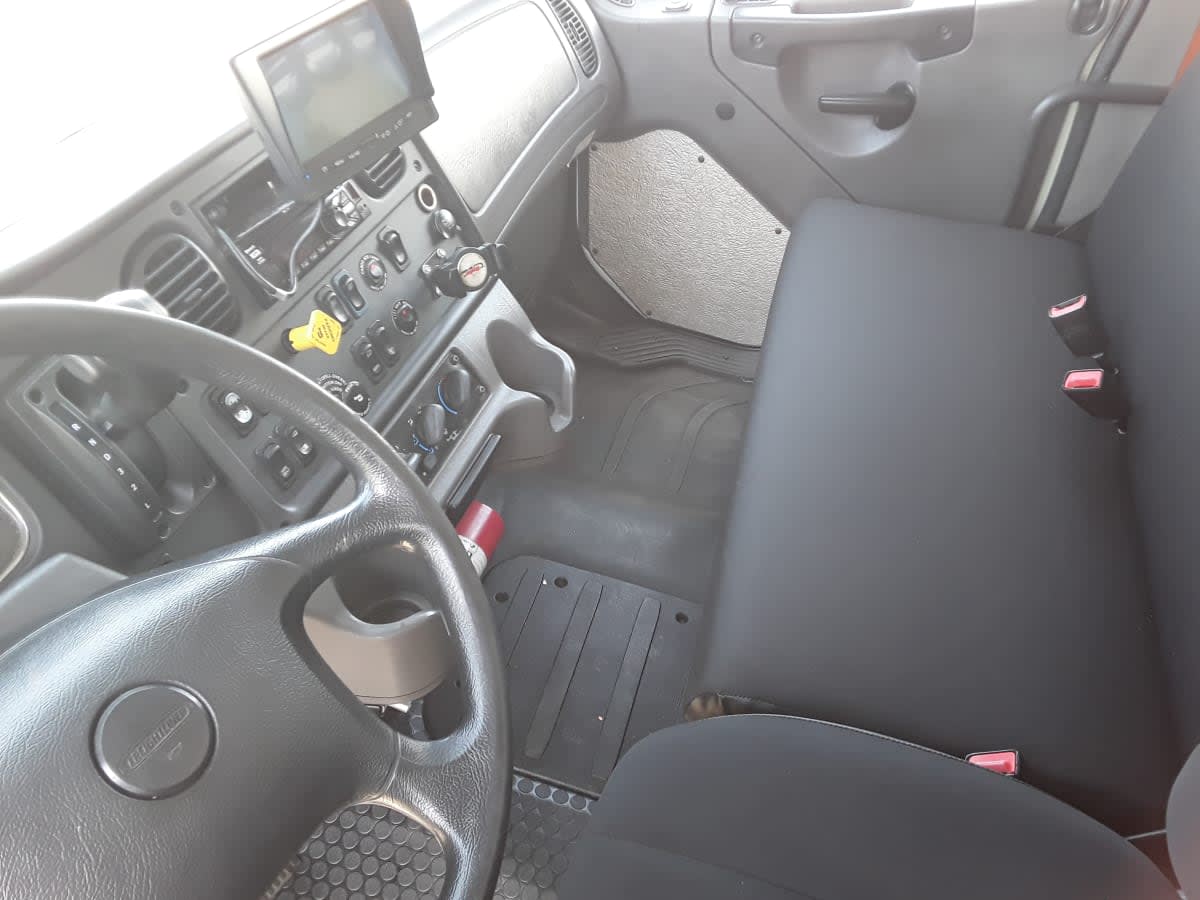 2019 Freightliner/Mercedes M2 106 828671